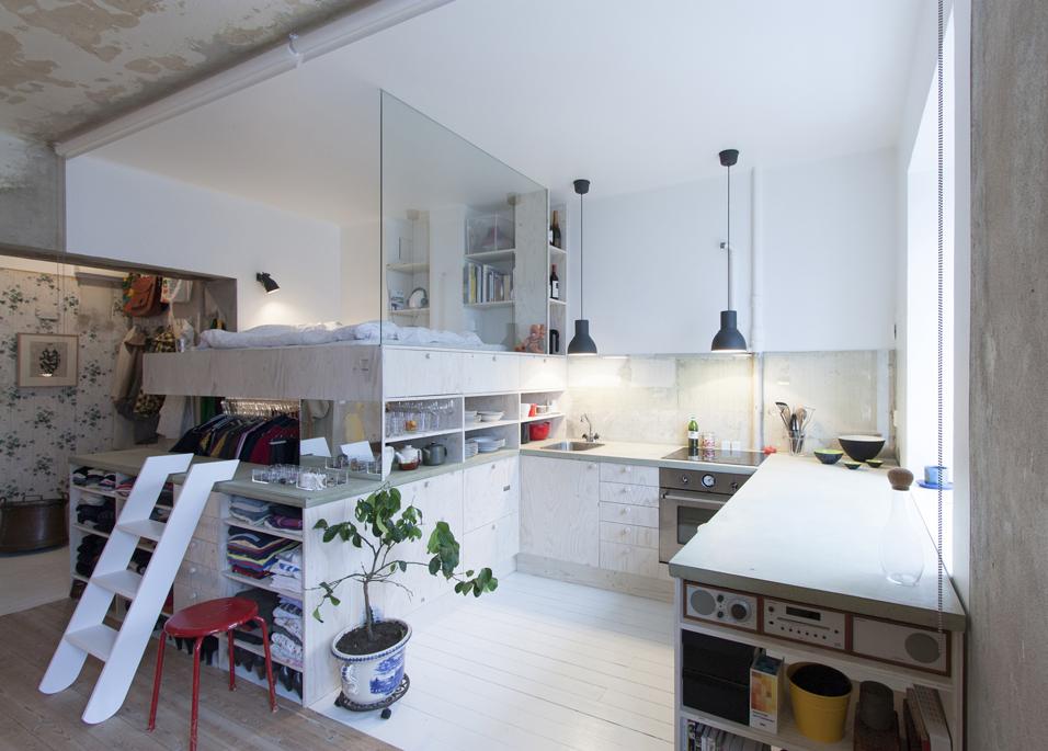 Un mini appartement de 36m2 à Stockholm avec une chambre vitrée