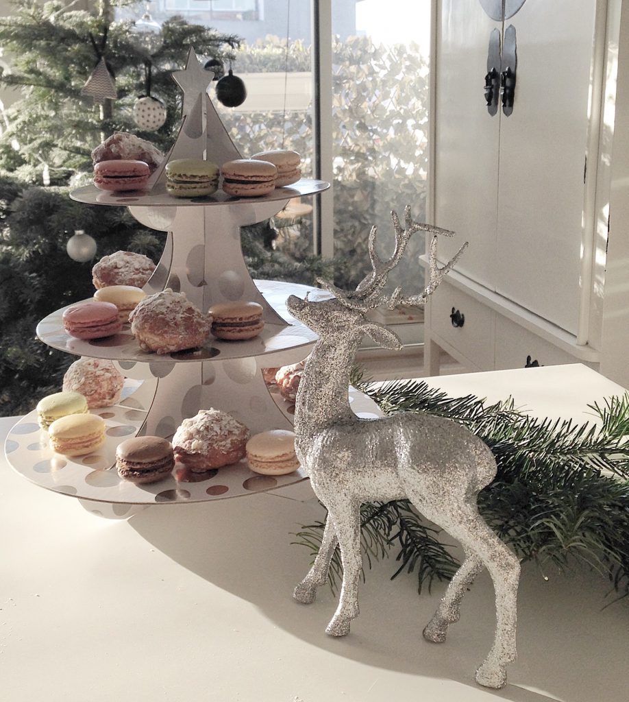 Joyeux Noël 2016 (avec la maison du Père Noël à l'intérieur...) Joyeux Noël 2016 (avec la maison du Père Noël à l'intérieur...)