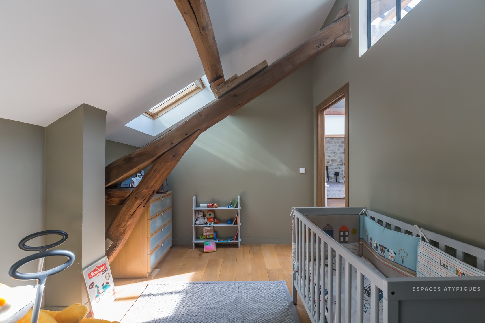 Aux portes de Paris, cette ancienne écurie est devenue un loft OBSiGeN