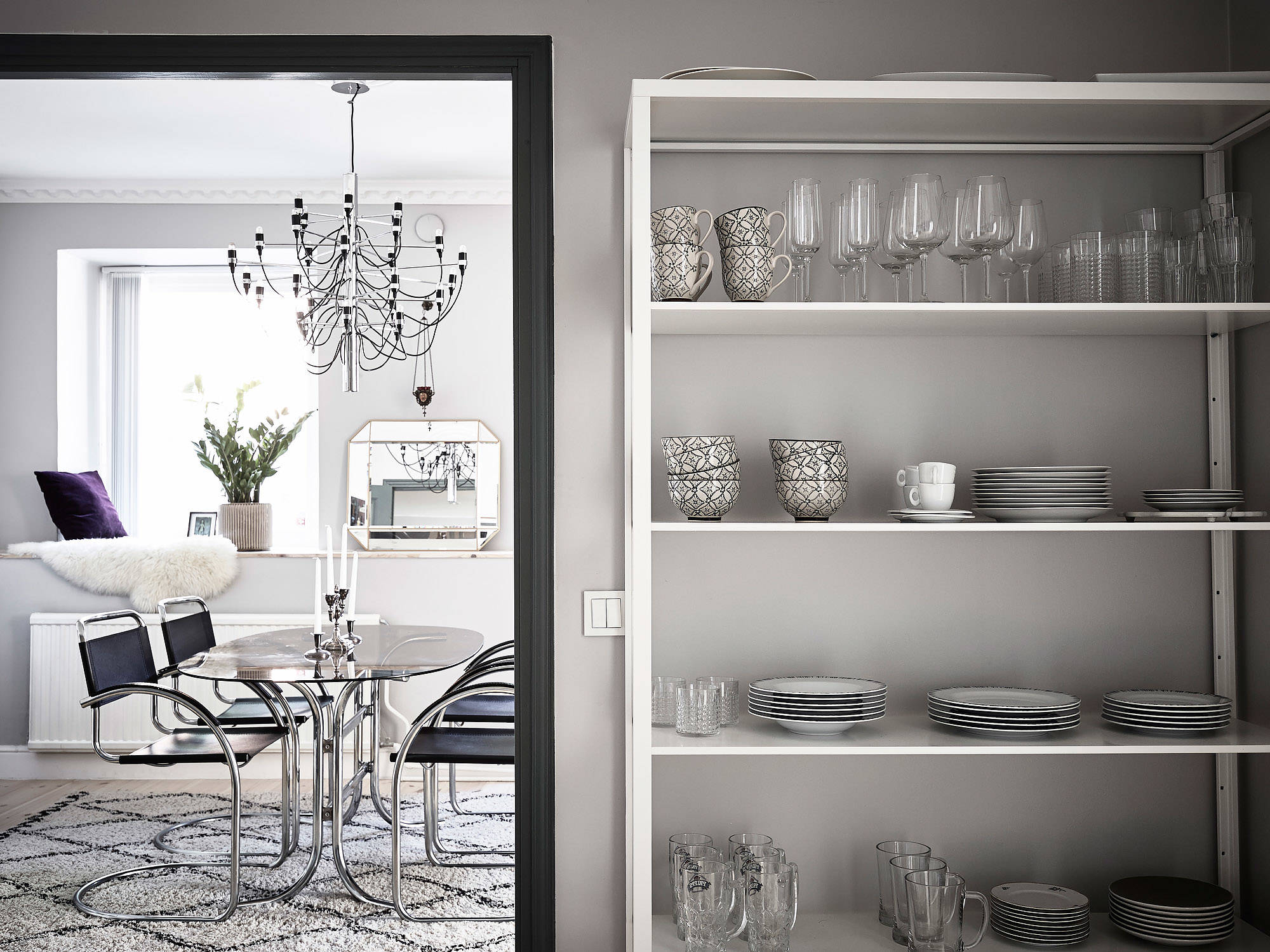 Esprit design dans un appartement classique