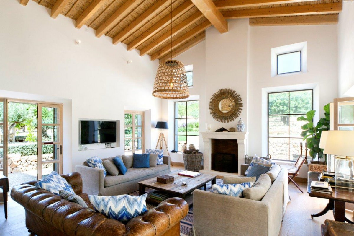 Une Maison A La Decoration Rustique Chic A Majorque Planete Deco A Homes World