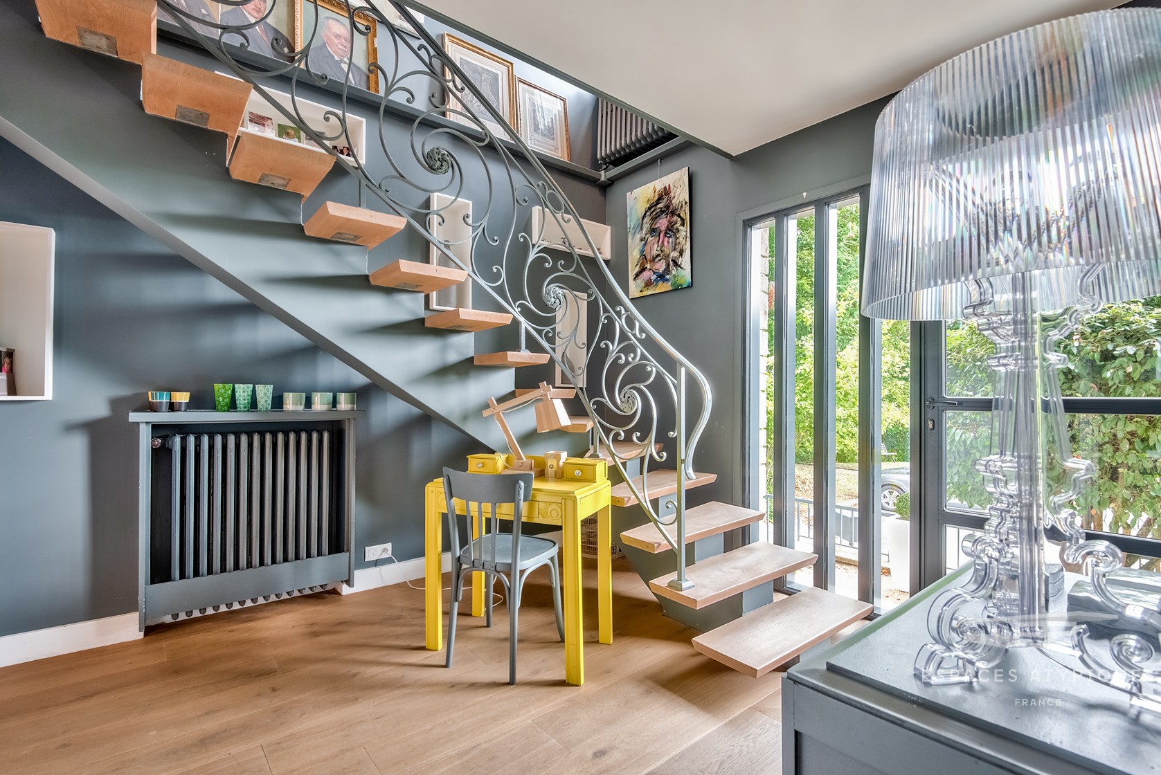 La rénovation réussie d'une maison des années 60 près de Paris — free download
