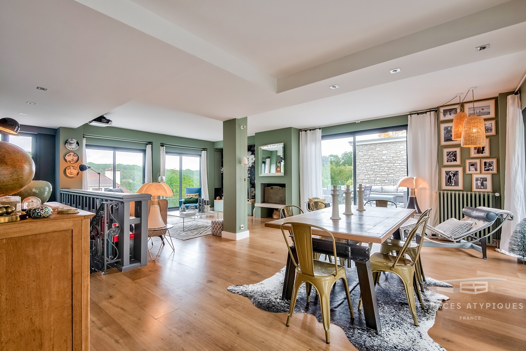 La rénovation réussie d'une maison des années 60 près de Paris — free download