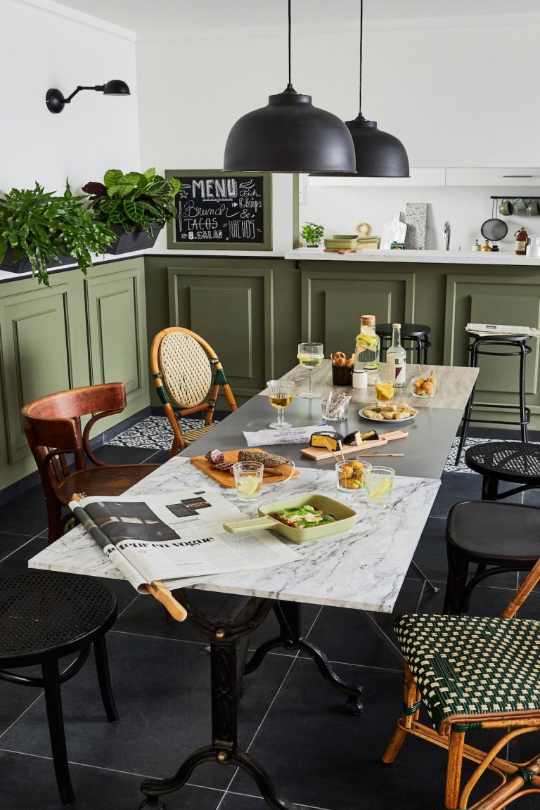Cette salle à manger de style bistrot français est facile à reproduire