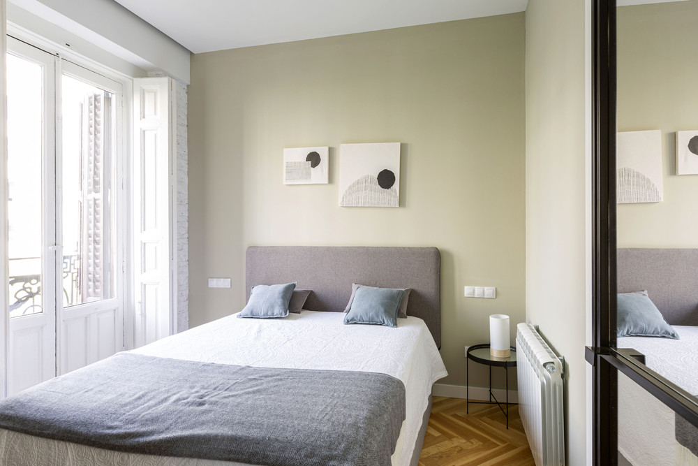 Cet appartement de deux-pièces de 36m2 a été rénové dans un style ...