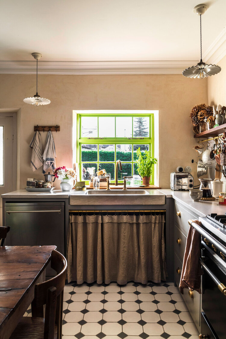 Rideau Sous Plan De Travail Cuisine Une cuisine au vrai charme campagnard dans une maison ancienne