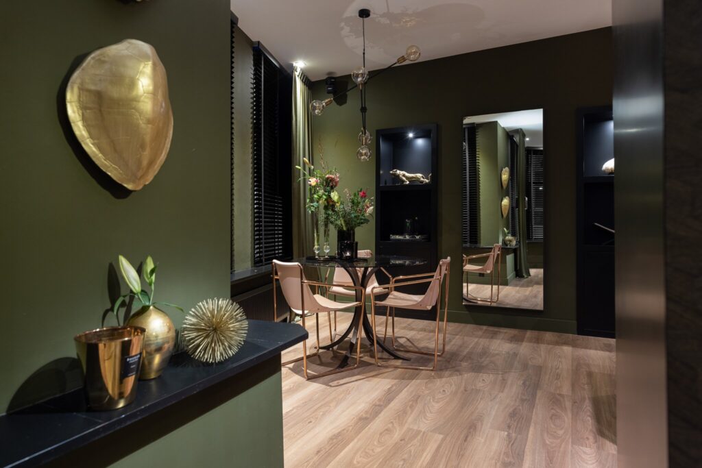 Un appartement en duplex au design contemporain près des canaux