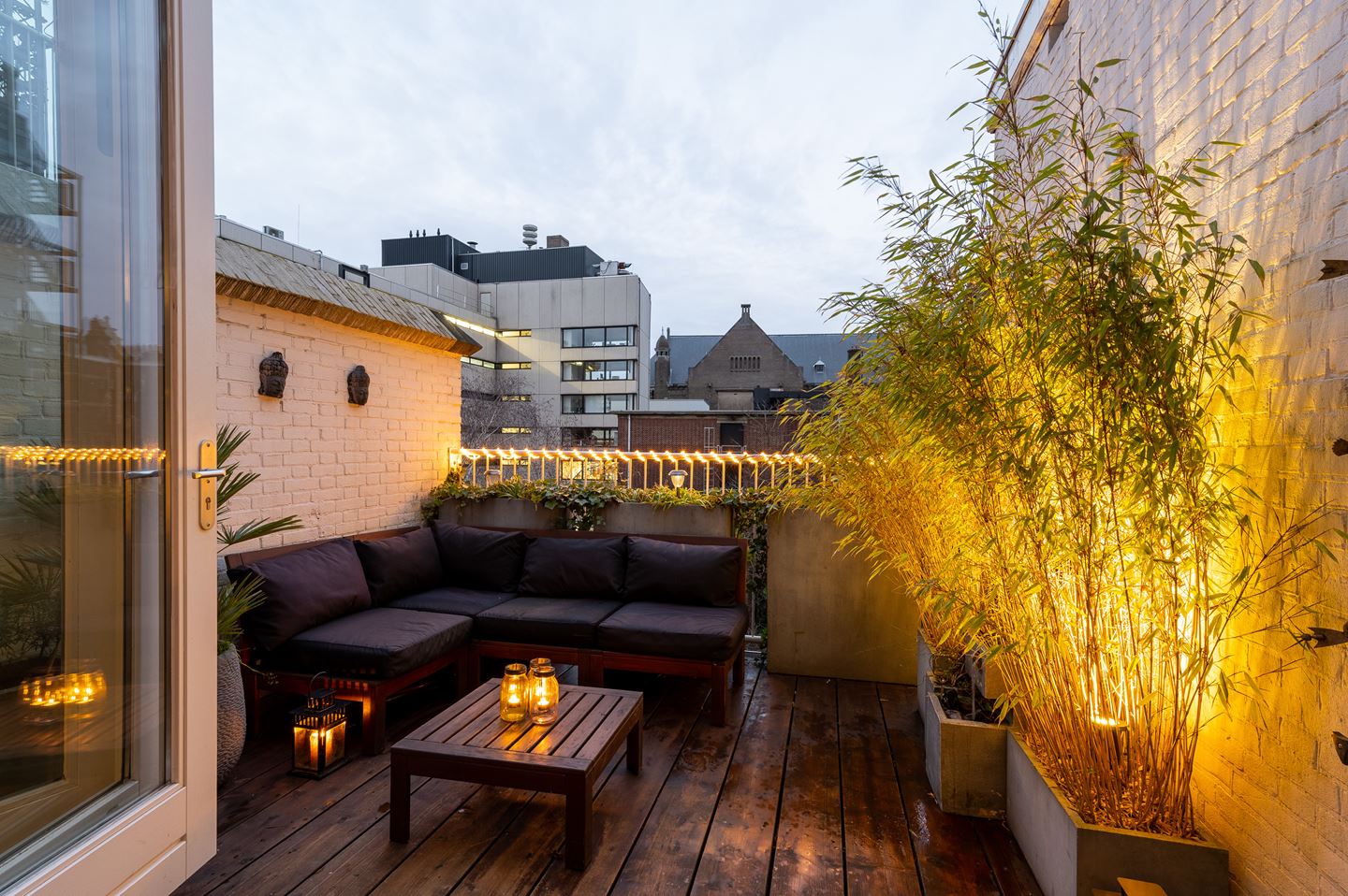 Un loft avec terrasse à la décoration contemporaine aux Pays-Bas