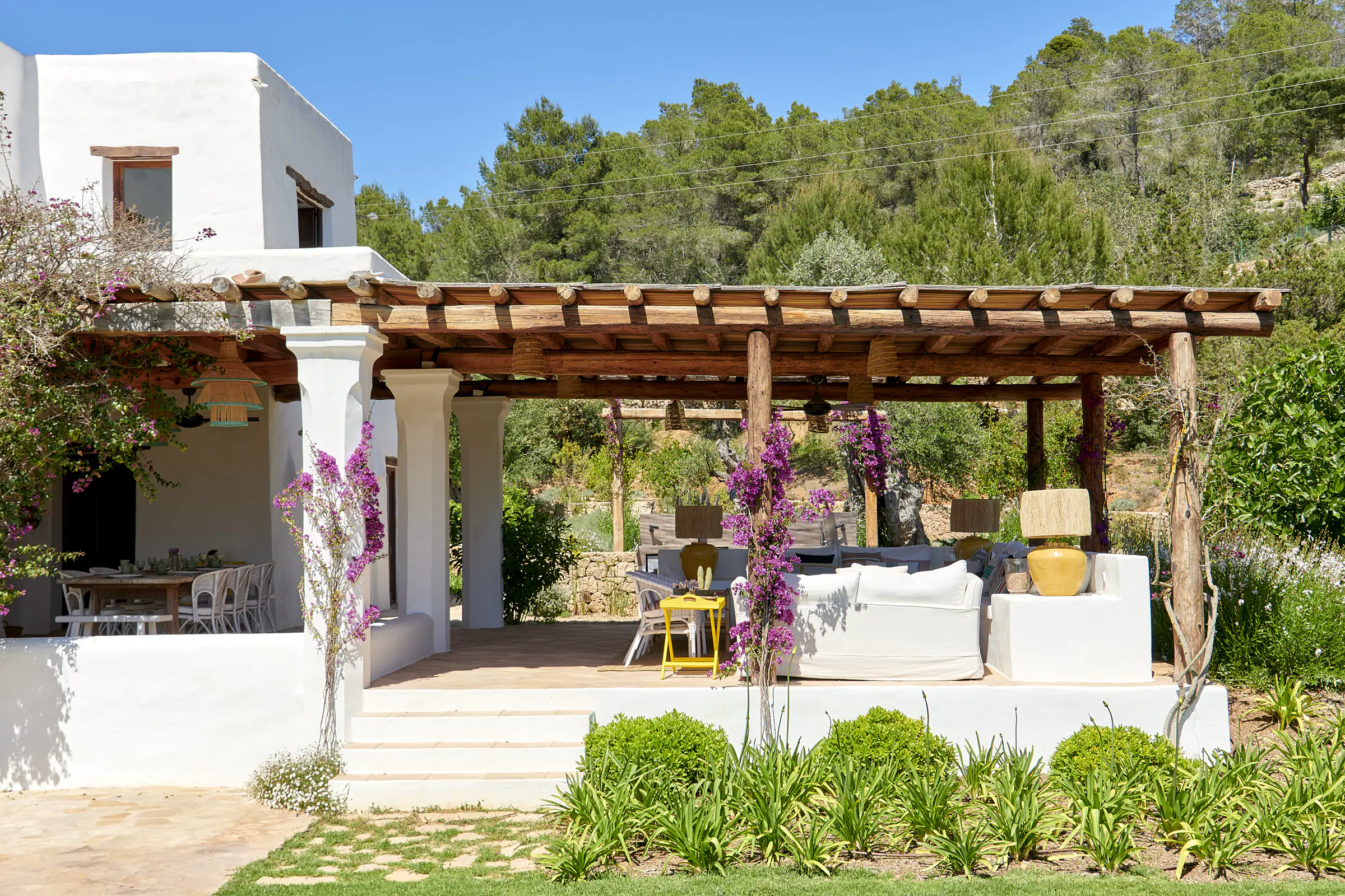 piscine à l'eau salée dans maison Ibiza