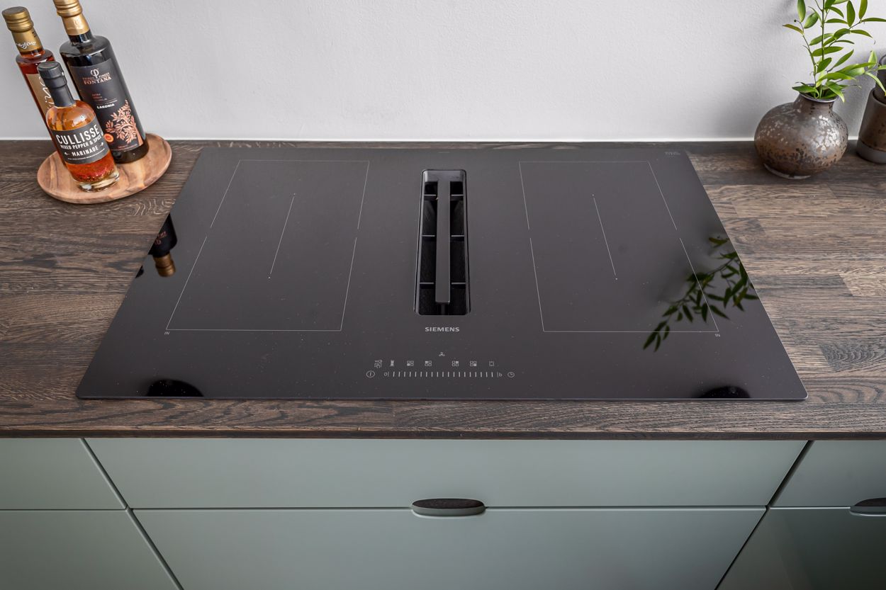 plaque de cuisson avec hotte intégrée
