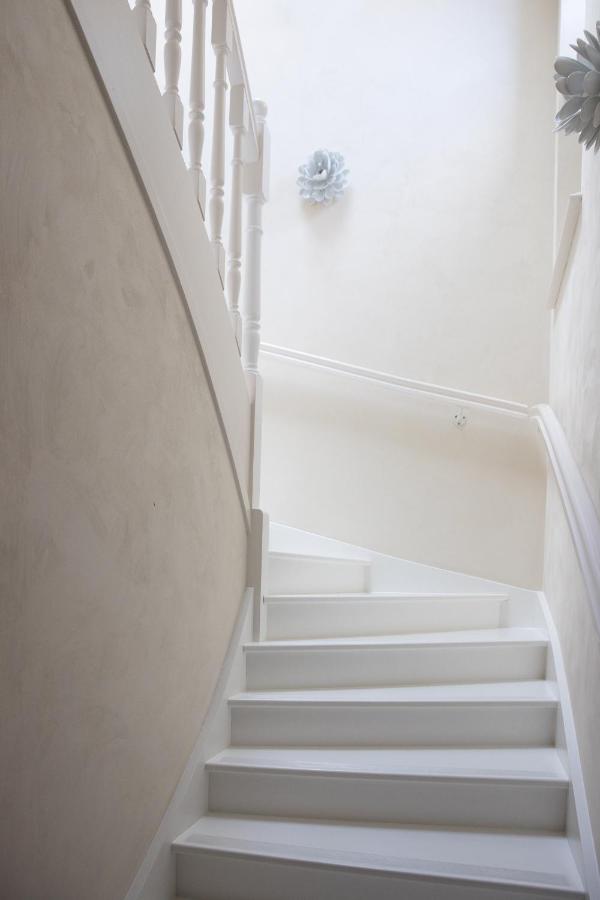 escalier laqué blanc