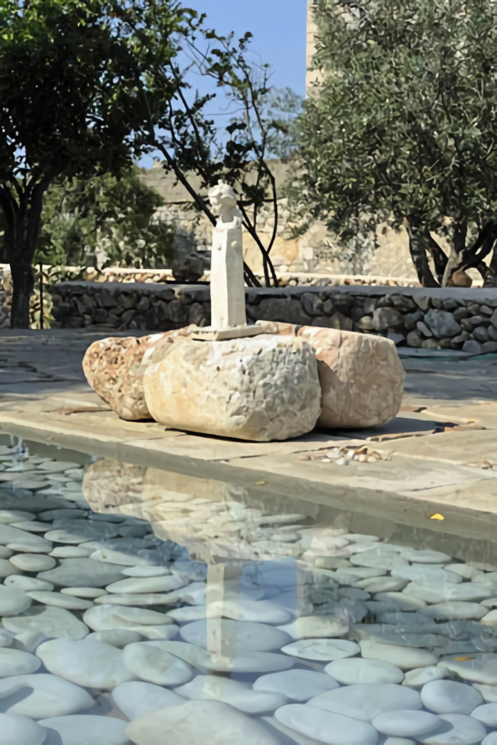 bassin sur terrasse en pierre