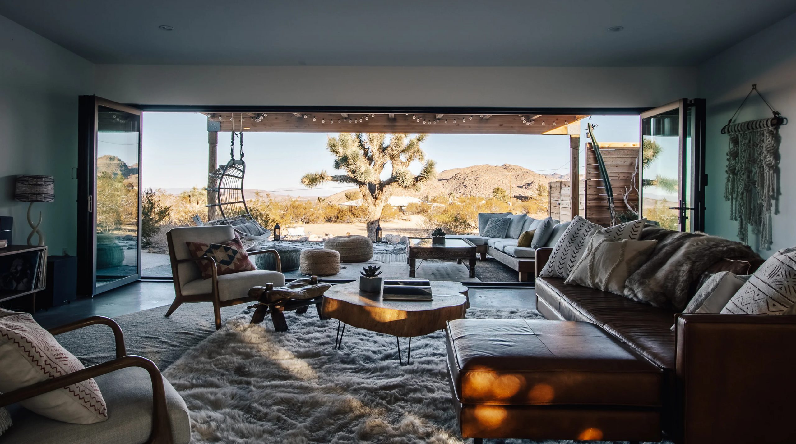 Décoration bohème chic pour la rénovation d'une maison dans le désert