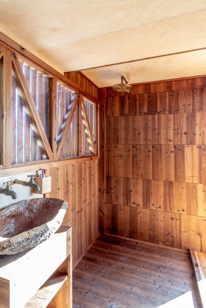 salle de bain mini maison en bois