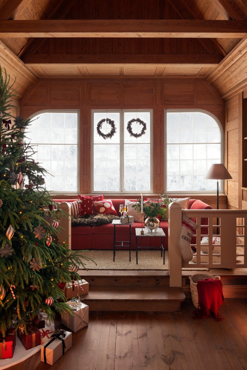salon décoré pour Noël rouge