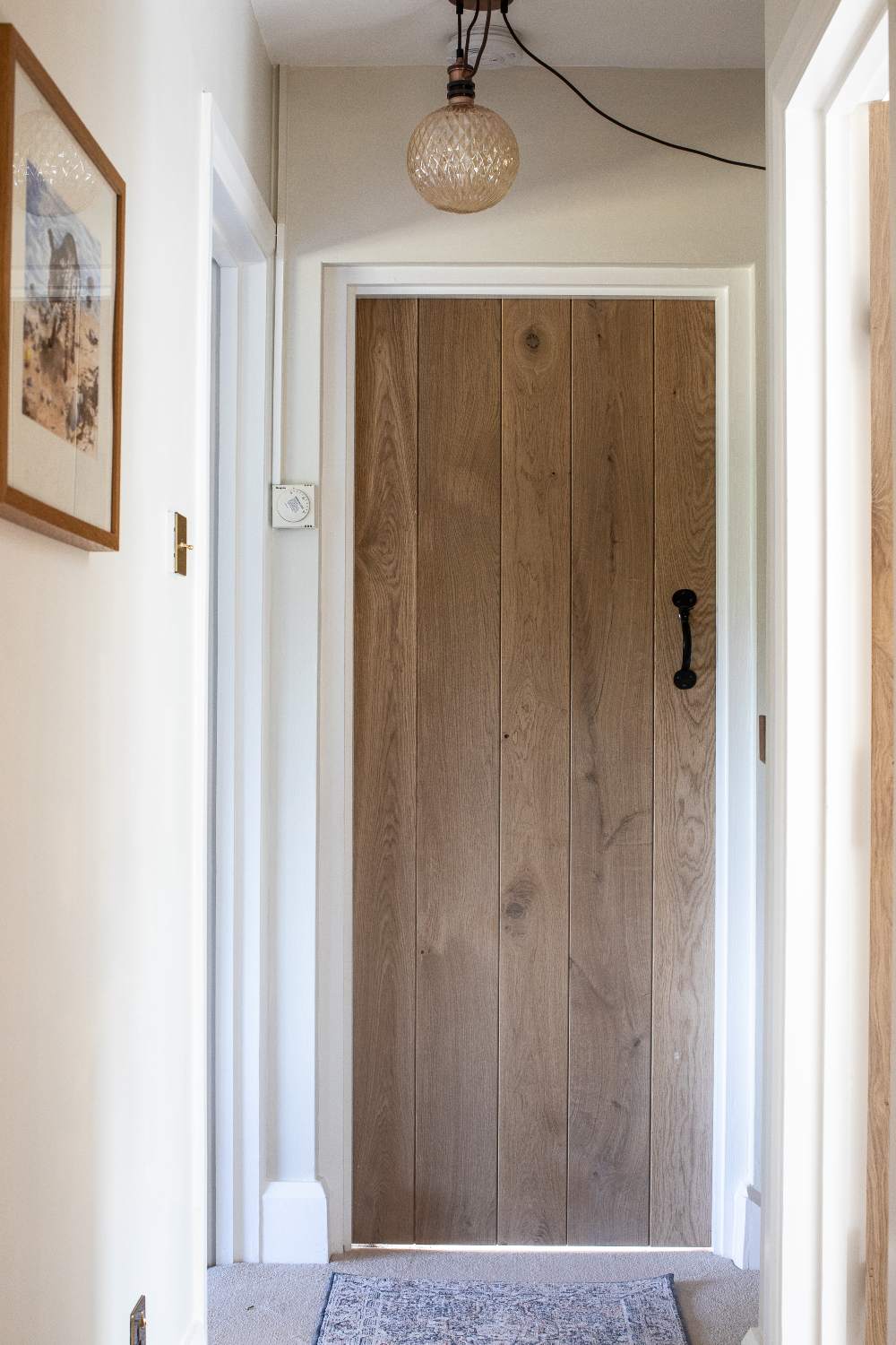 couloir avec porte en bois