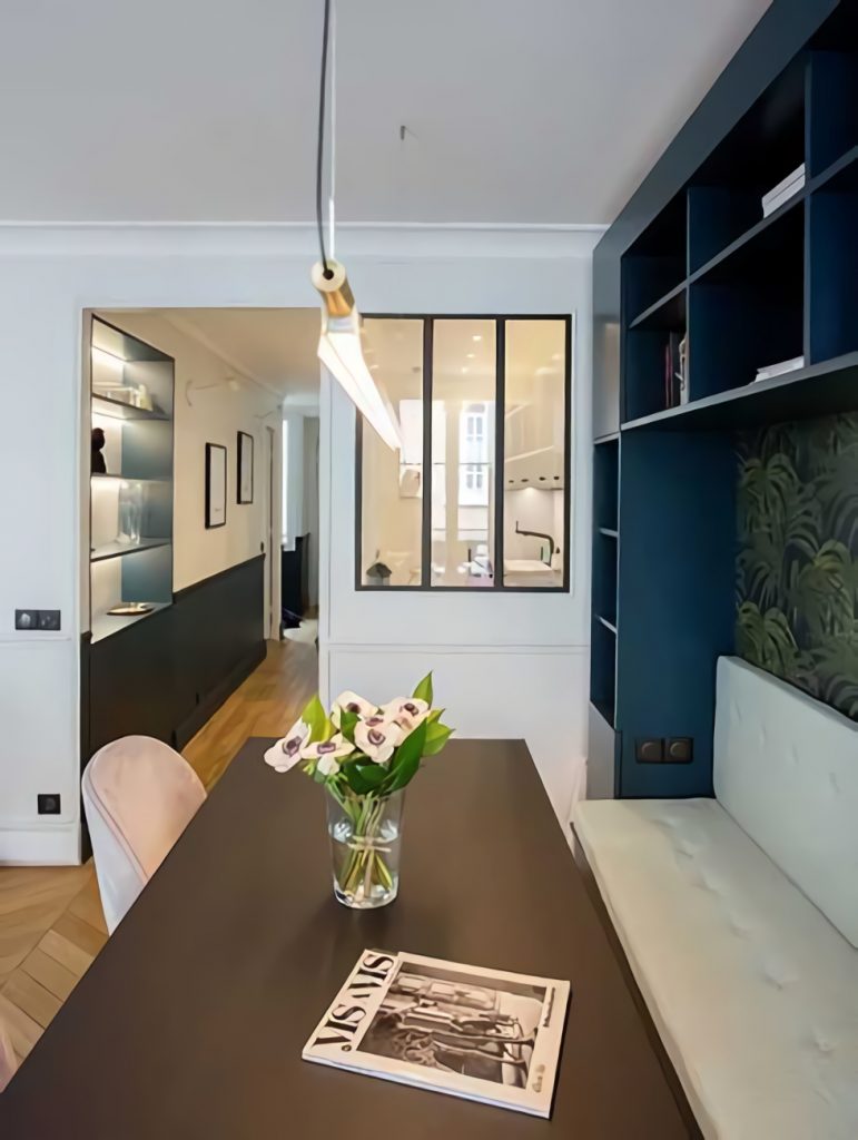 Un appartement de 47m2 à Paris réaménagé en couleurs