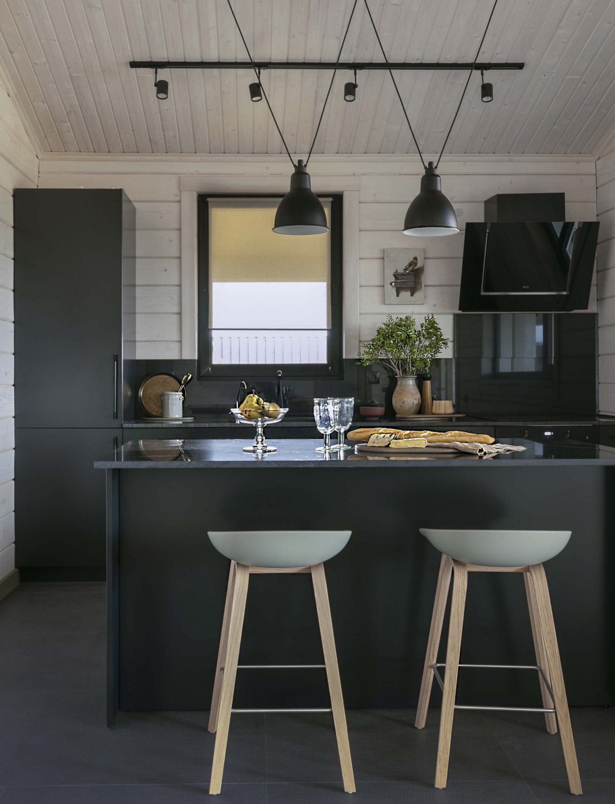 cuisine ouverte design noire maison en bois
