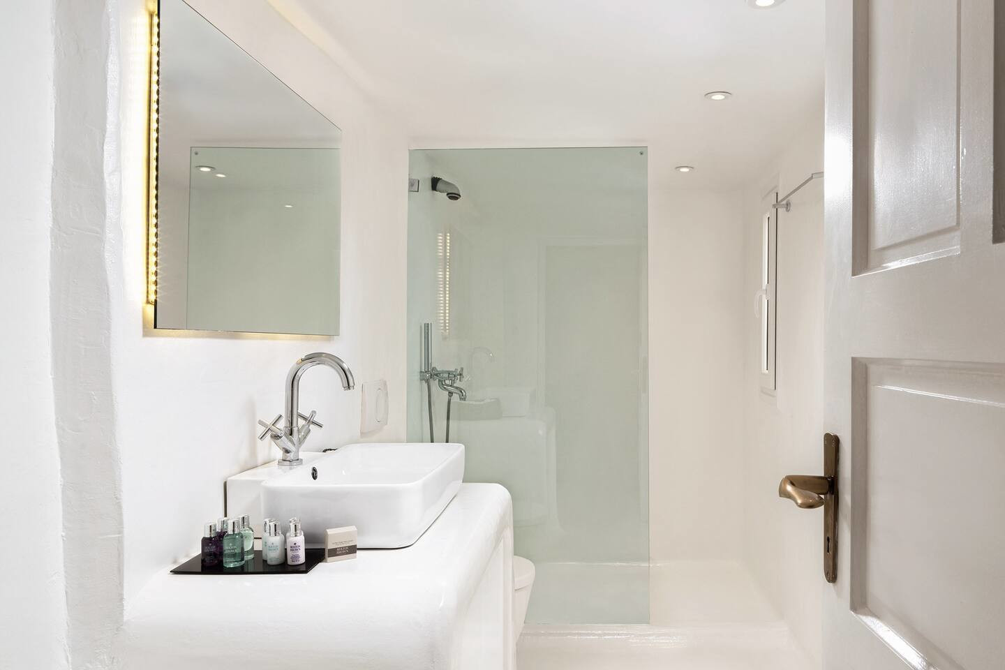 salle de bain blanche design