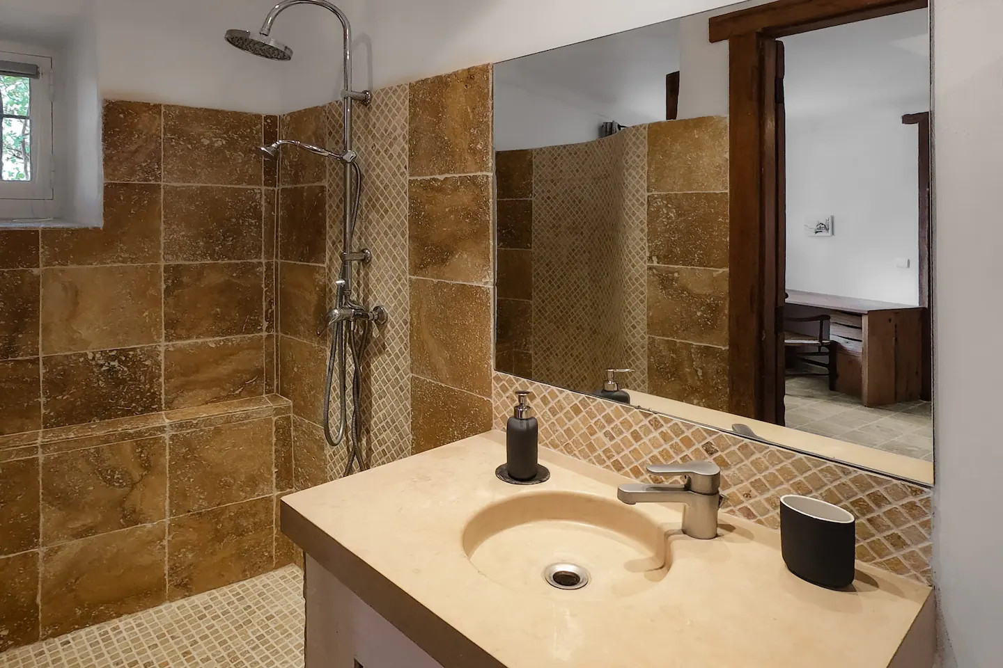 salle de bain décoration rustique