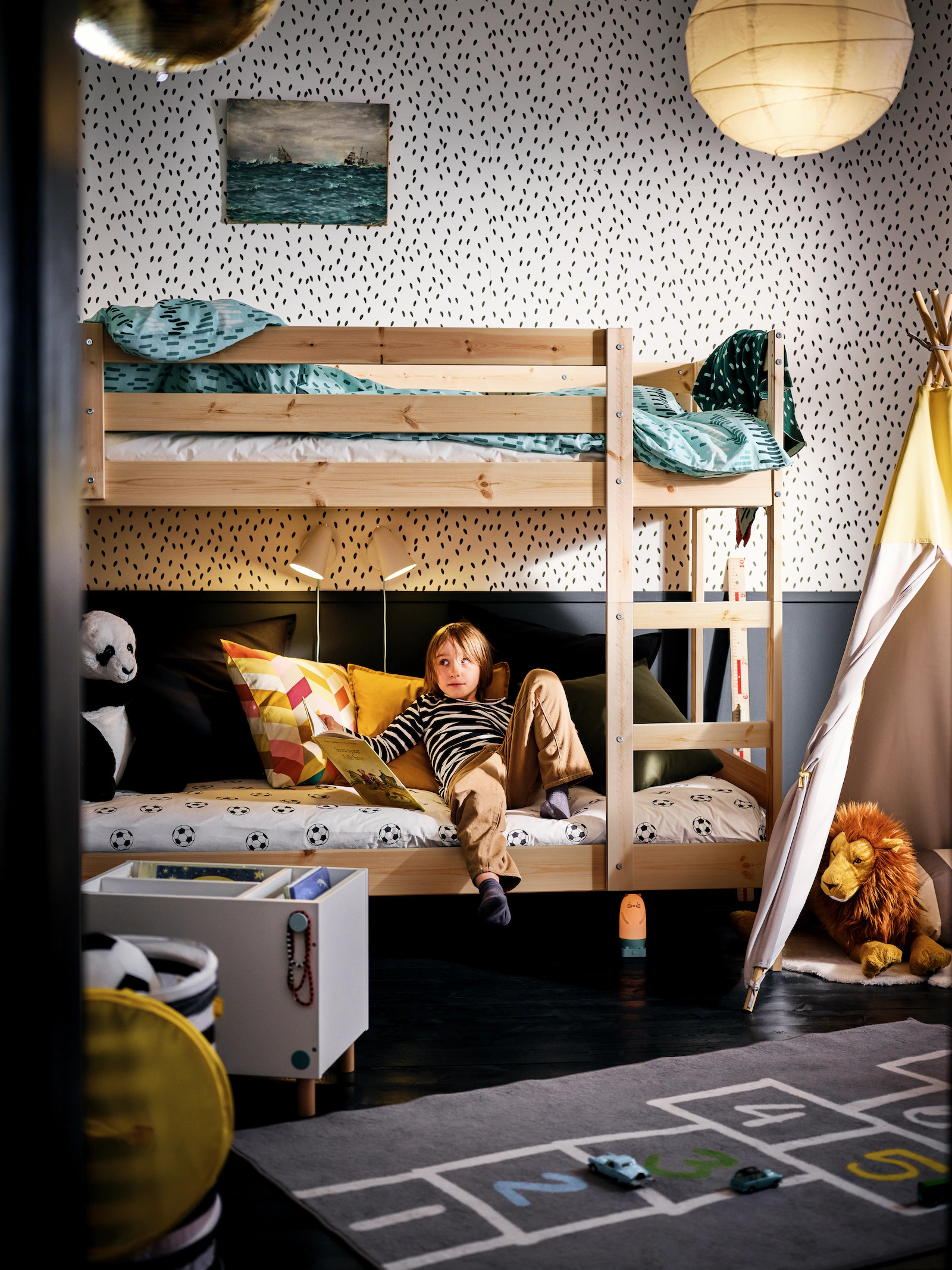 chambre d'enfant avec lits superposés bois