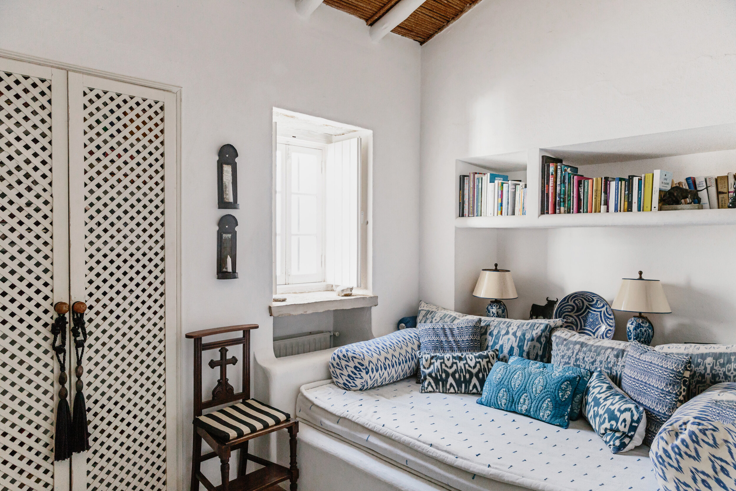 chambre poutres blanches maison de campagne Algarve
