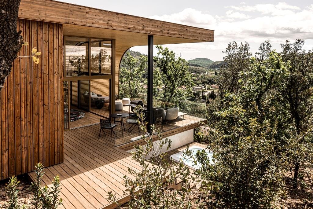 façade maison en bois design Souki Lodges & Spa