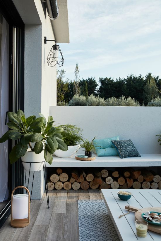 terrasse avec banc maçonné