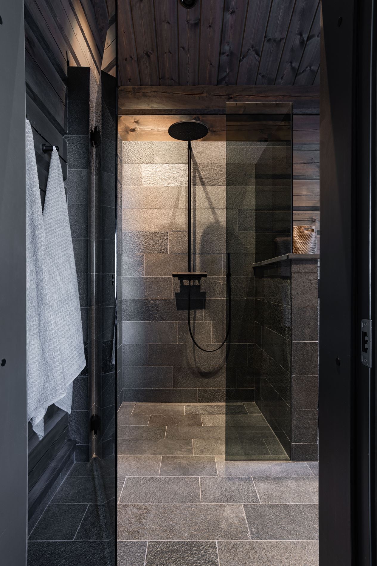 salle de bain design maison en bois 