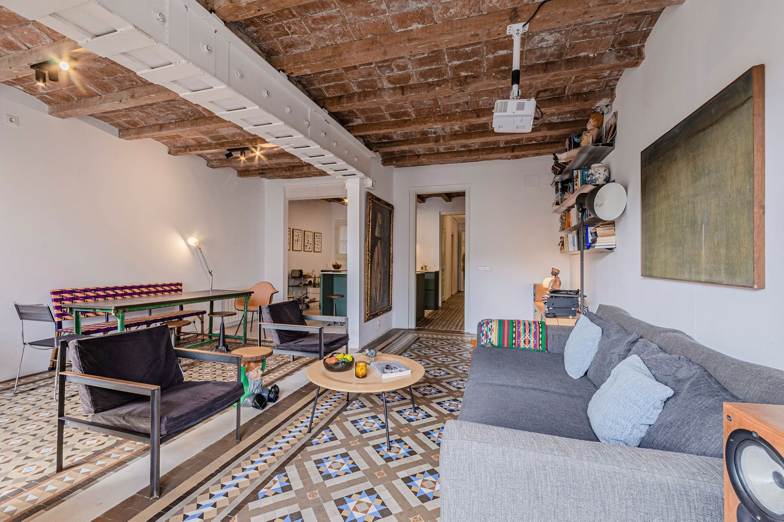 Un appartement aux plafonds voûtés catalans à Barcelone