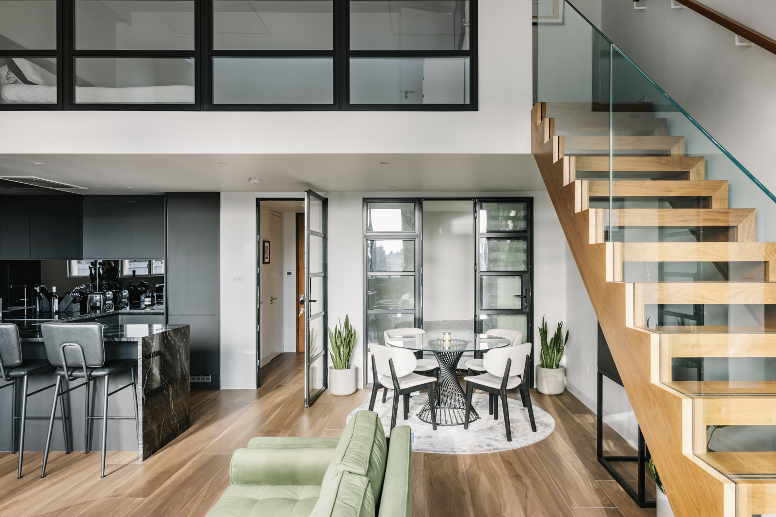 Un luxueux appartement en duplex dans un immeuble Art déco