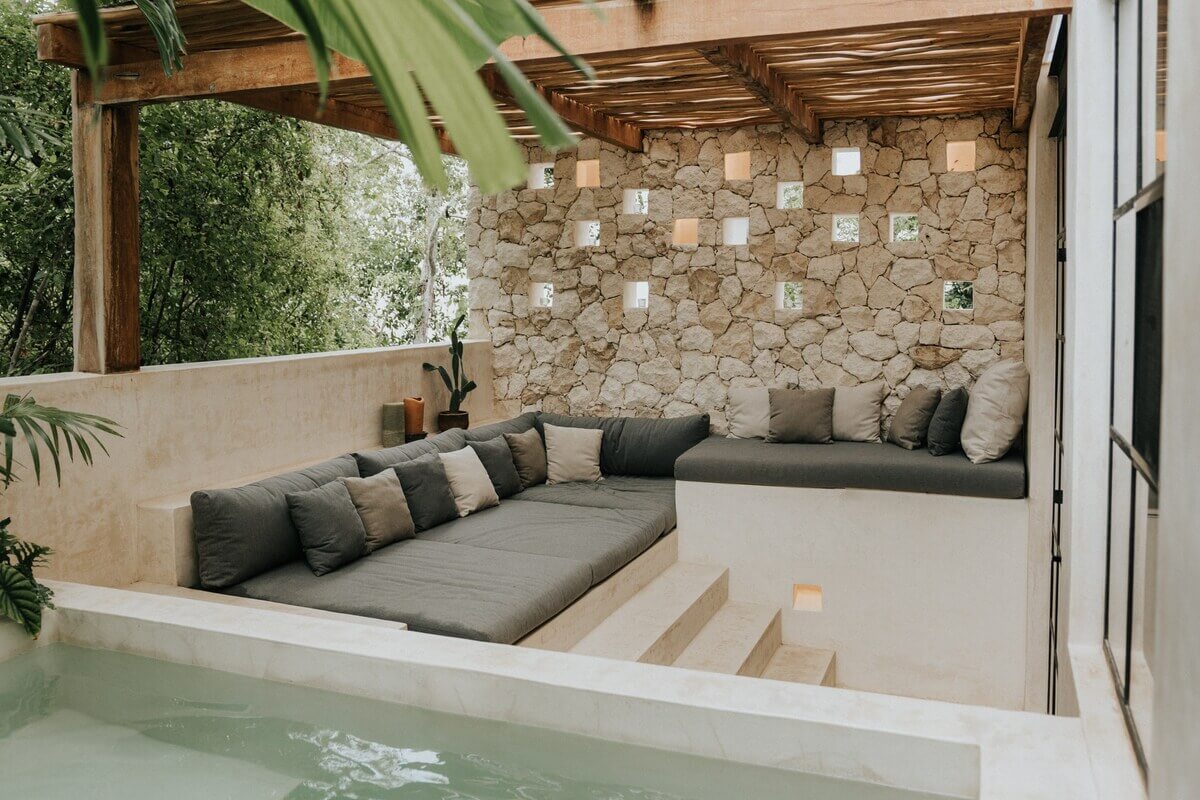 terrasse avec pergola bois et piscine