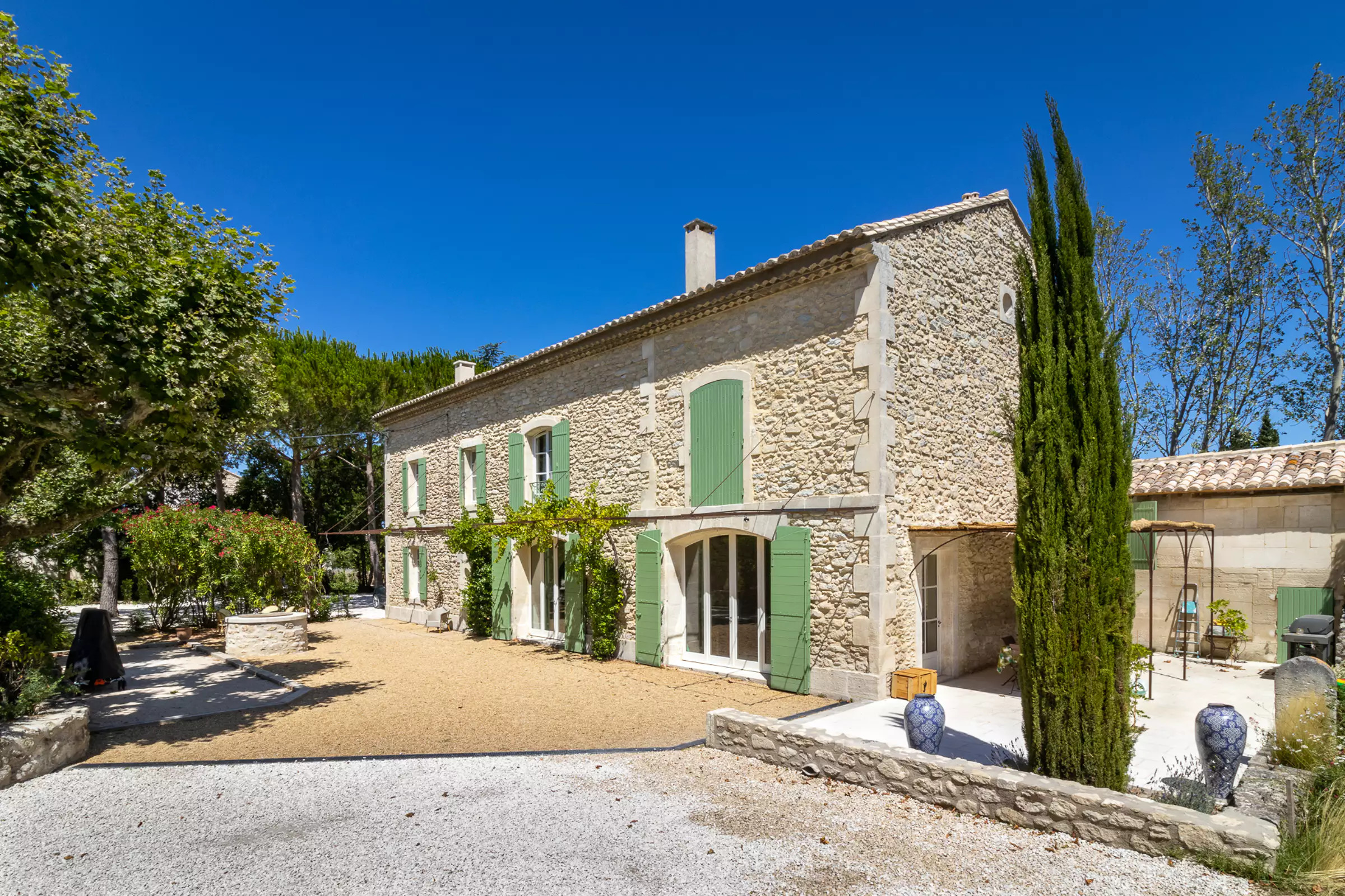 façade maison en pierres Provence
