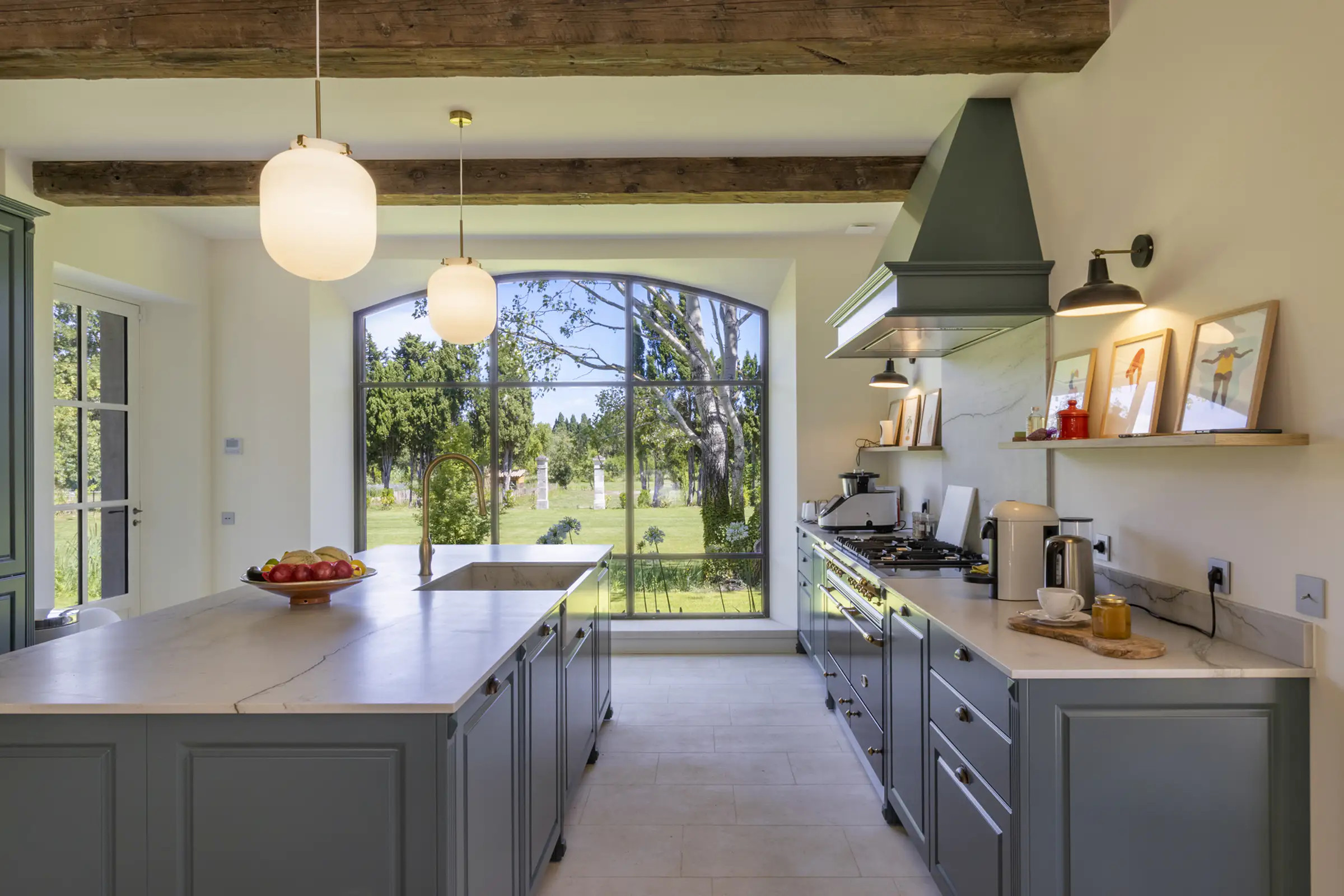 cuisine maison en pierres Provence