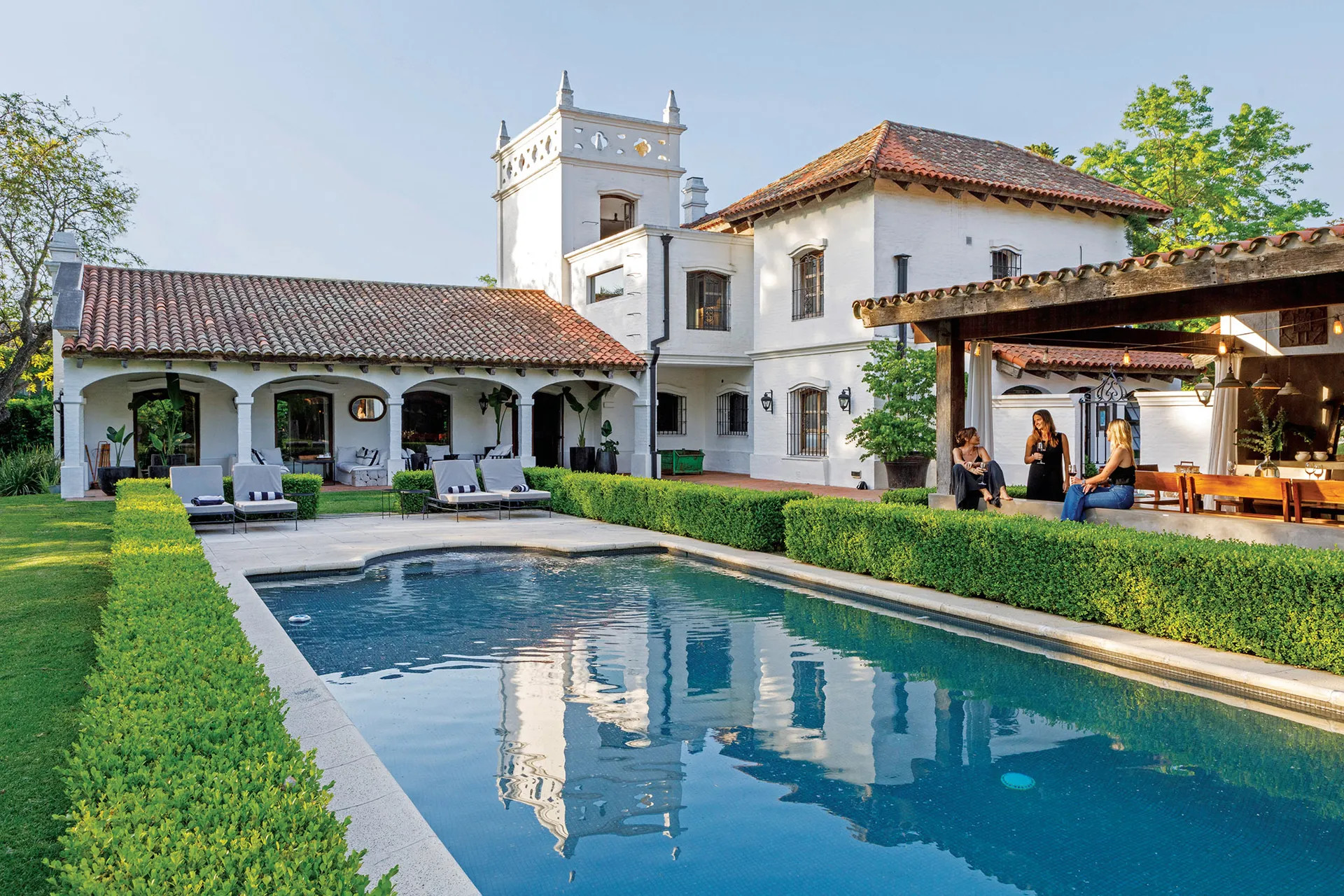 Une maison au style espagnol rénovée par une designer d'intérieur