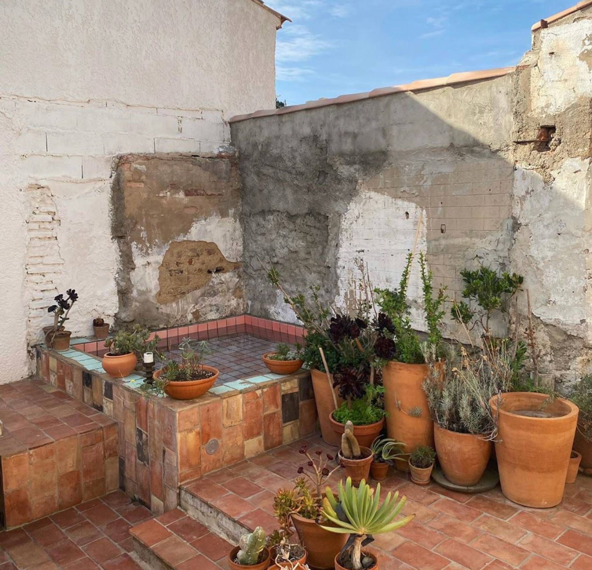 patio avec bassin petite maison calanque Marseille