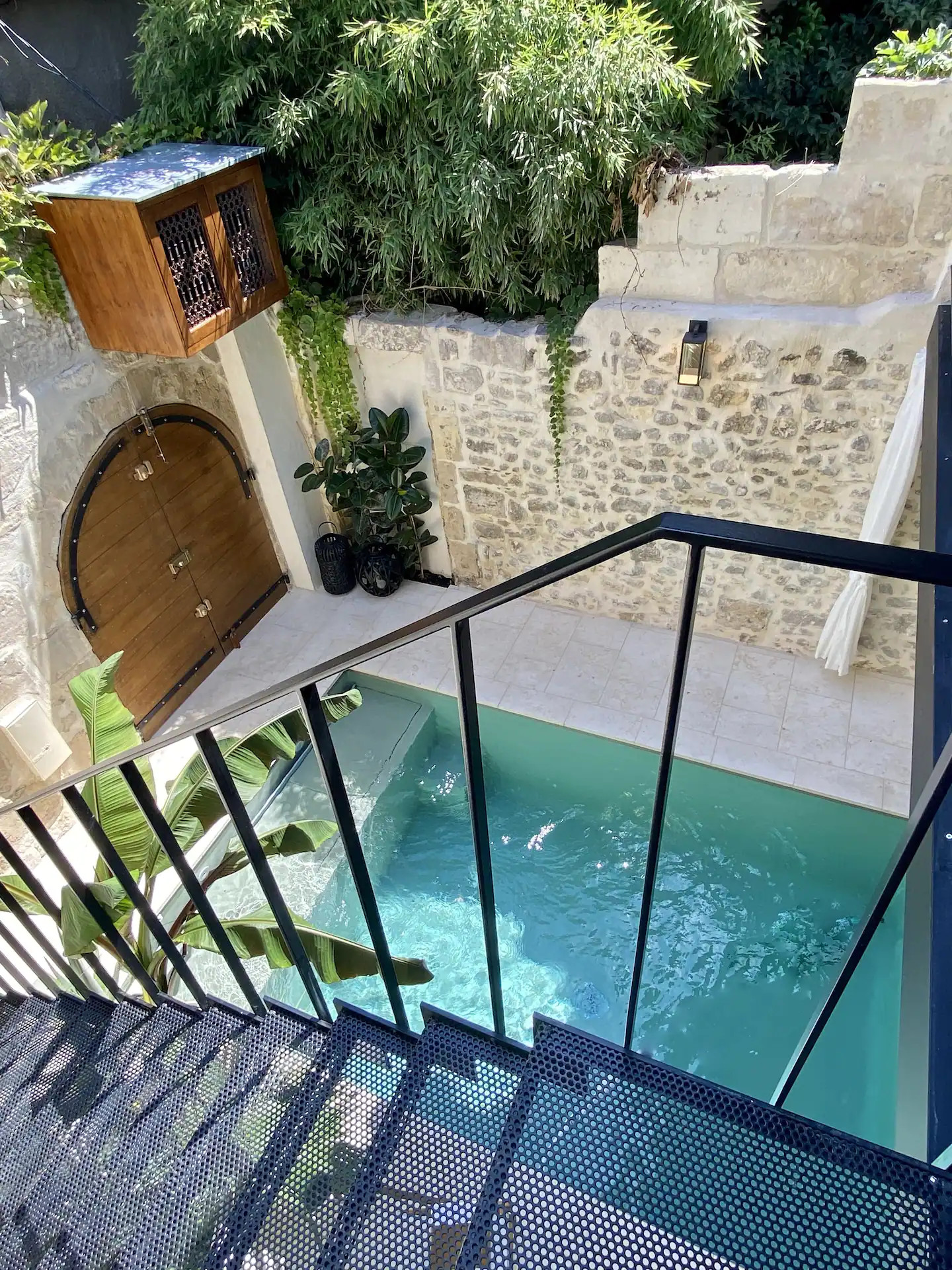 terrasse avec piscine 