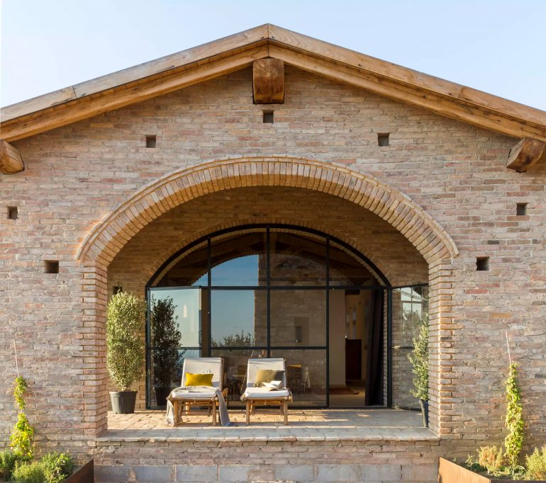 La R novation Contemporaine D une Ferme En Briques la-r-novation-contemporaine-d-une-ferme-en-briques