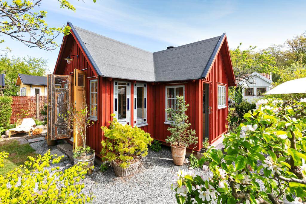 façade bois rouge mini maison 27m2