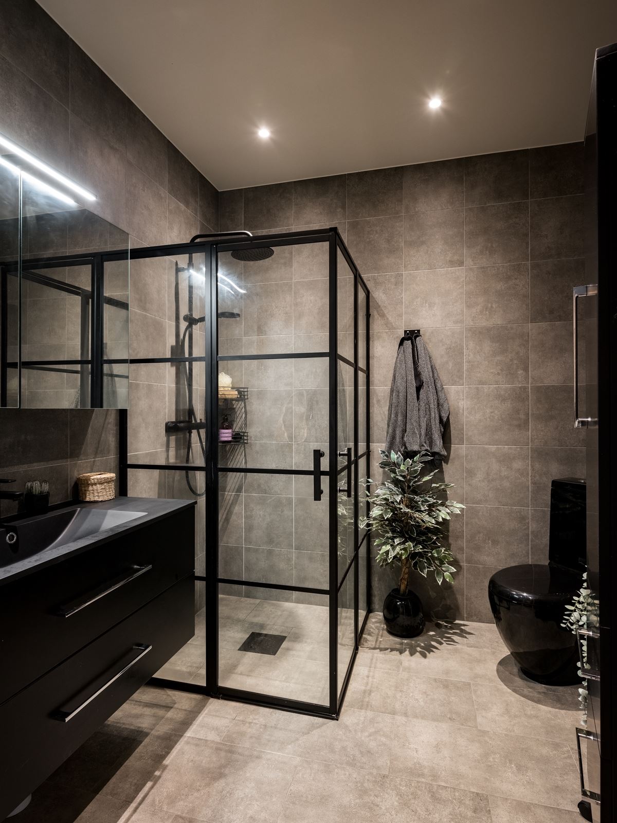 salle de bain grise décoration industrielle et design