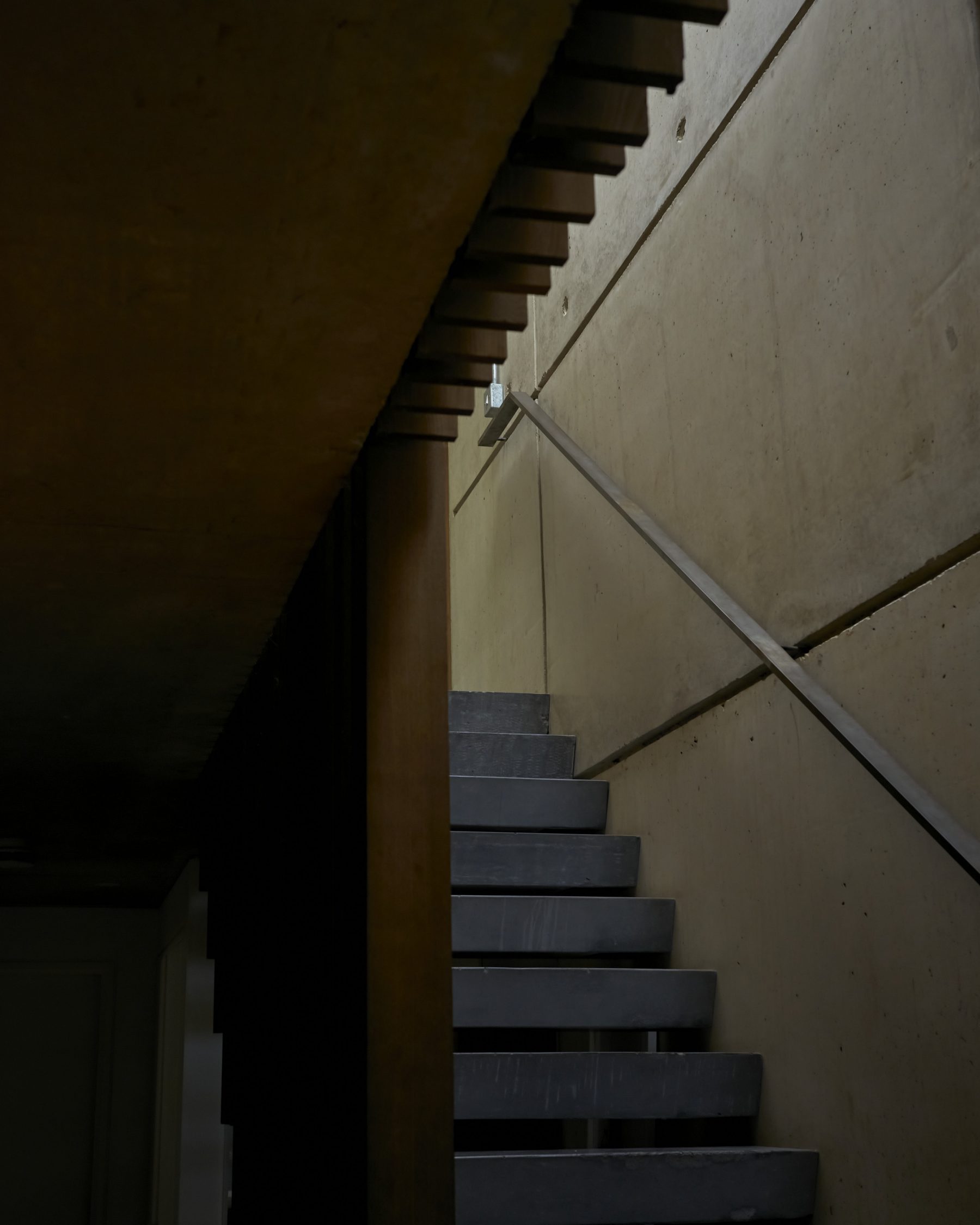 escalier design béton et bois
