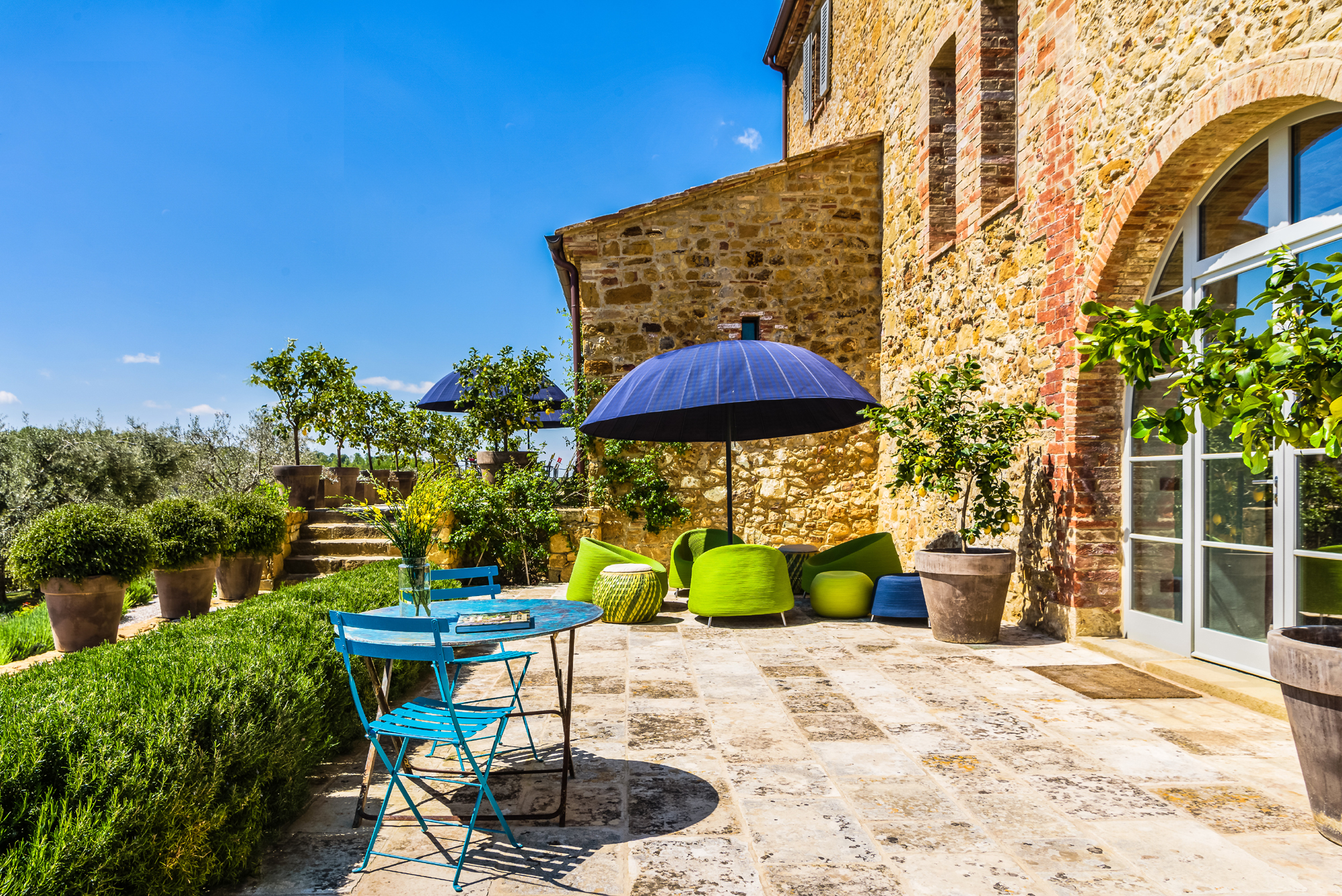 terrasse maison en pierres Toscane