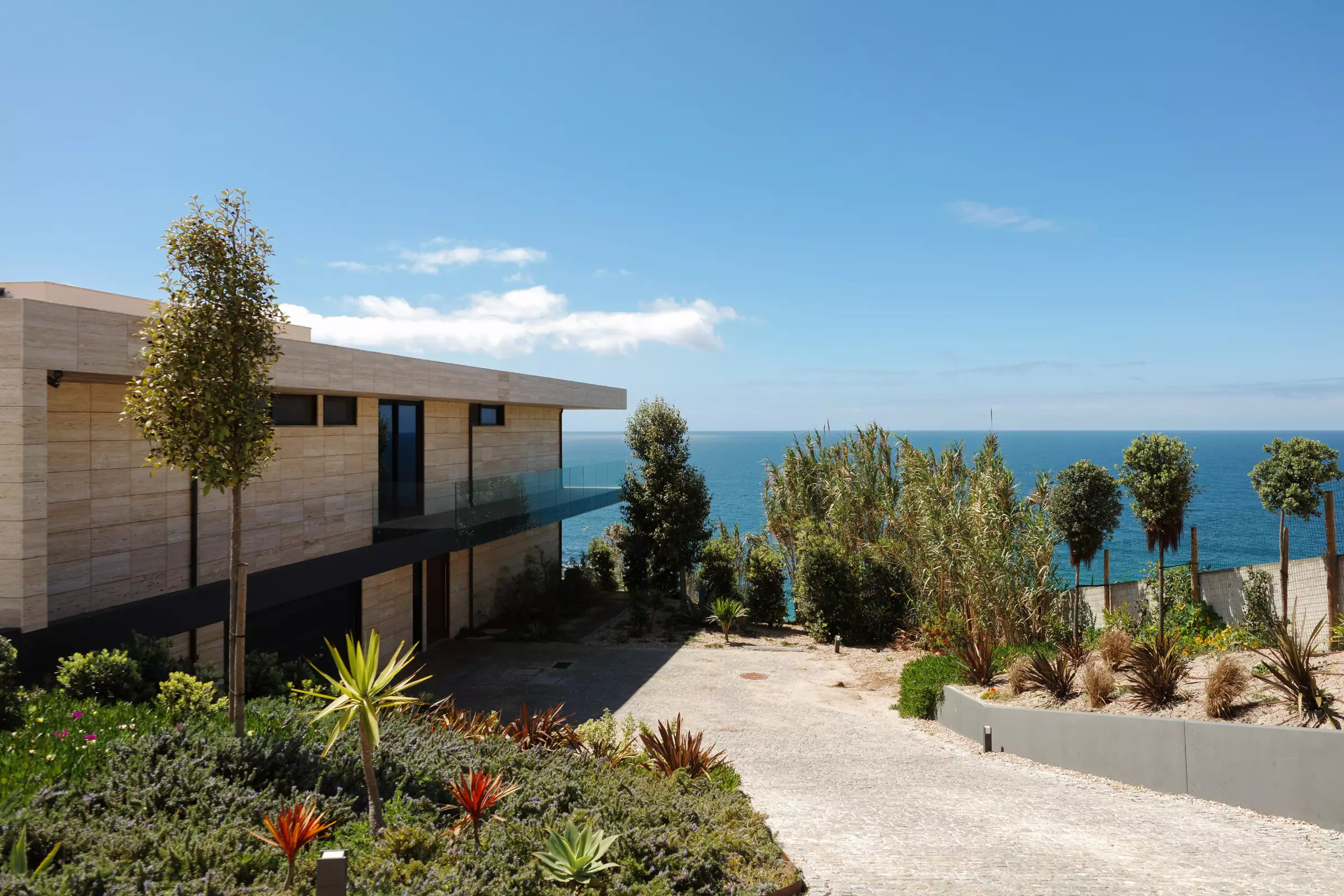 maison contemporaine au Portugal avec vue mer
