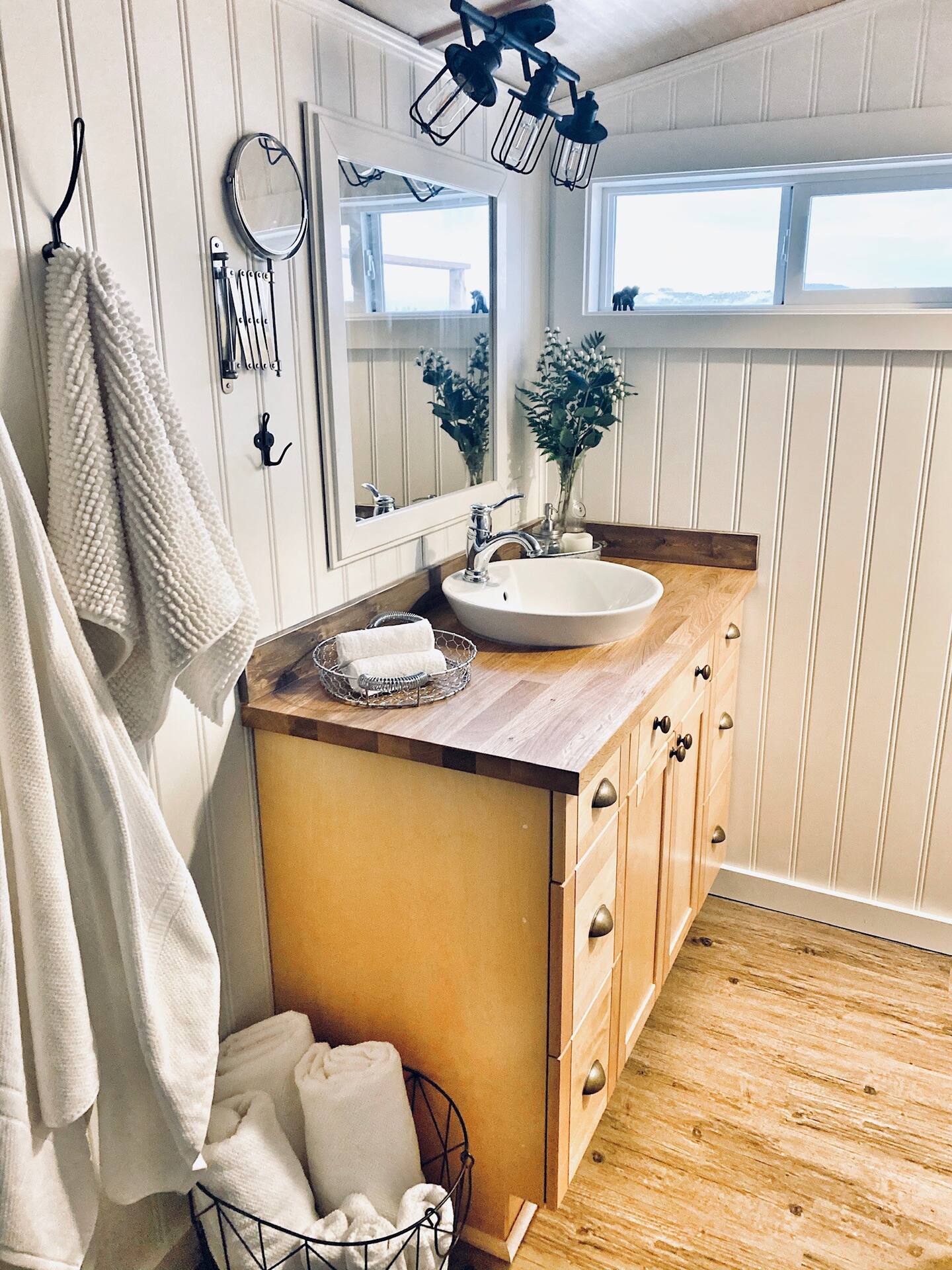 salle de bain petite maison en bois