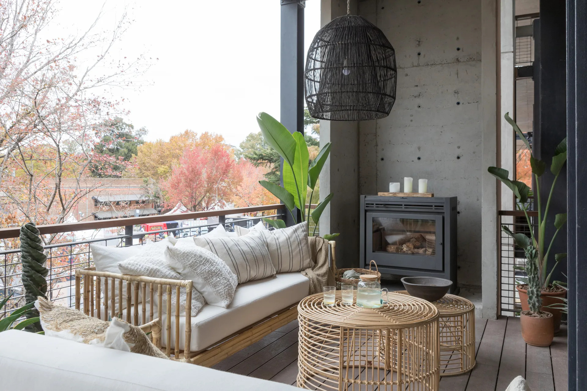 terrasse avec mobilier rotin et bambou