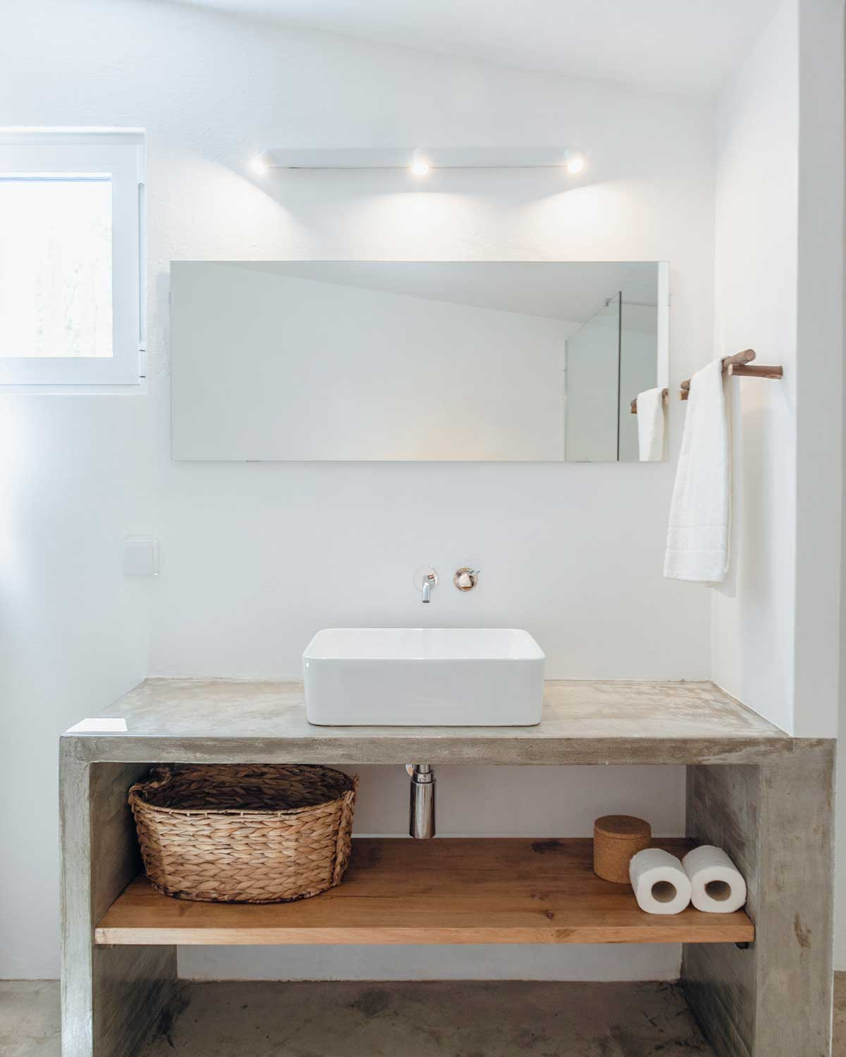 salle de bain minimaliste maison de vacances Comporta