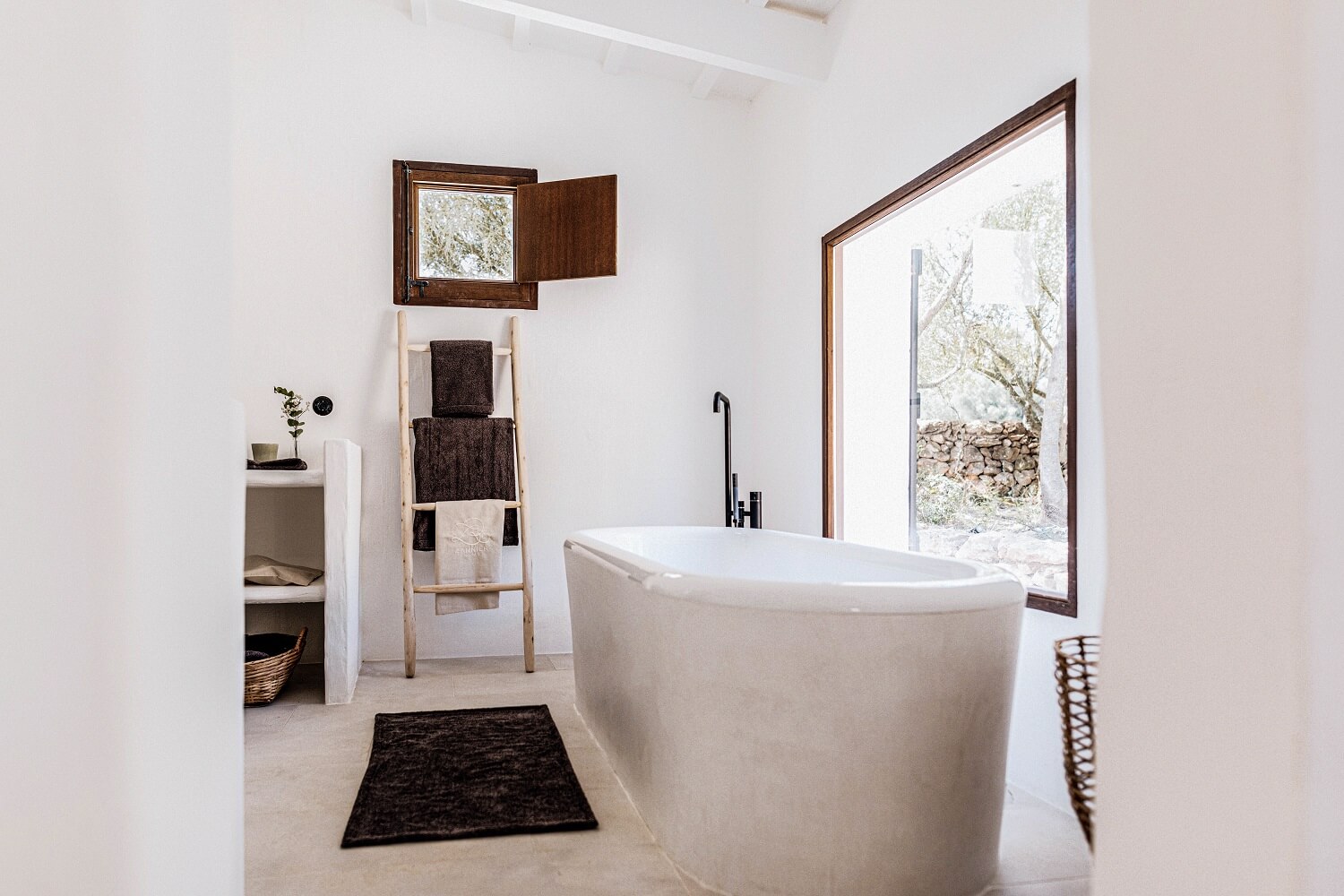 salle de bain minimaliste décoration naturelle