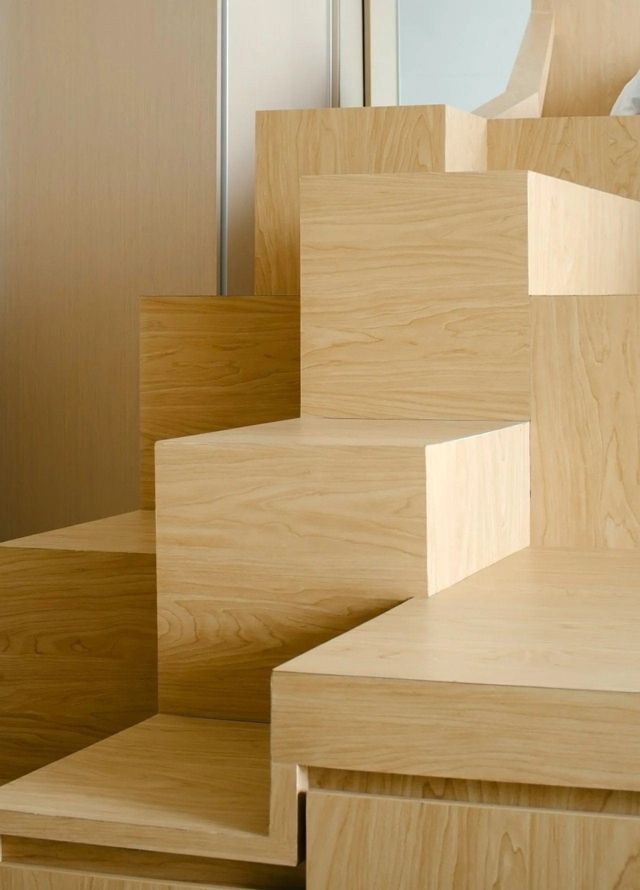escalier bois avec rangements