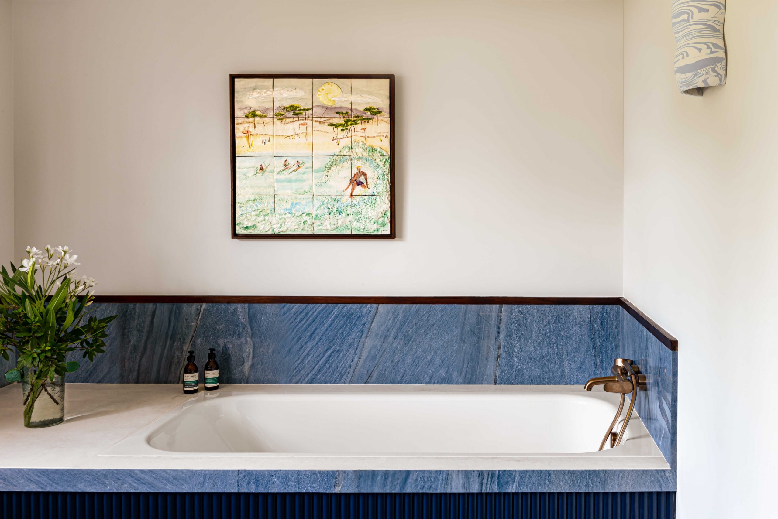 salle de bain marbre bleu