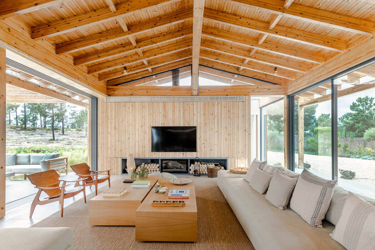 salon plafond bois maison contemporaine 
